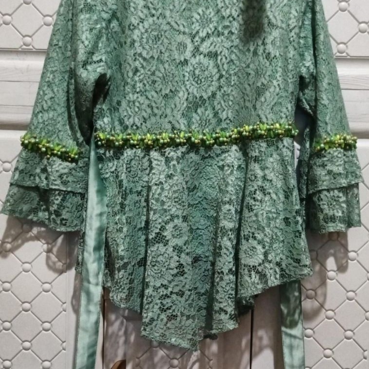 Kebaya Modern - Preloved