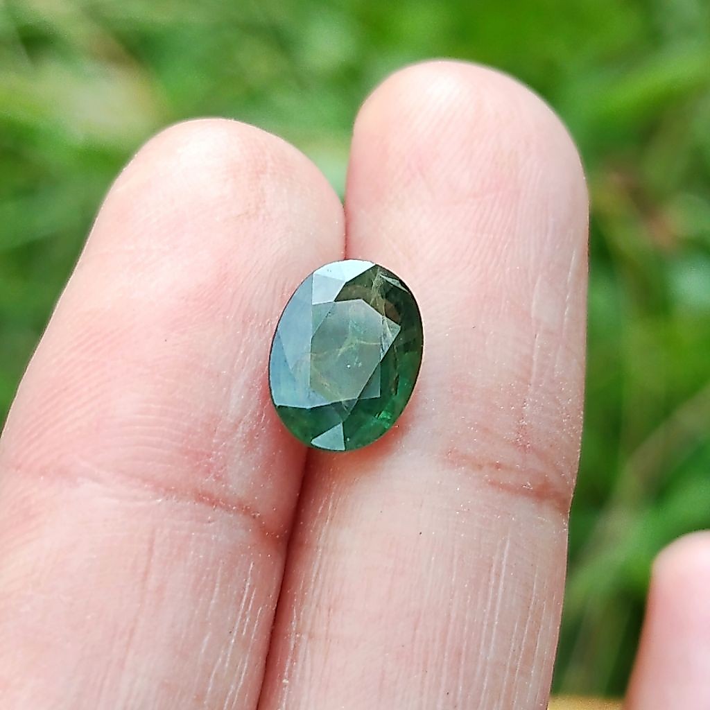 Natural Batu Permata Mulia Green Safir / Green Sapphire / Safir Hijau Kating Oval