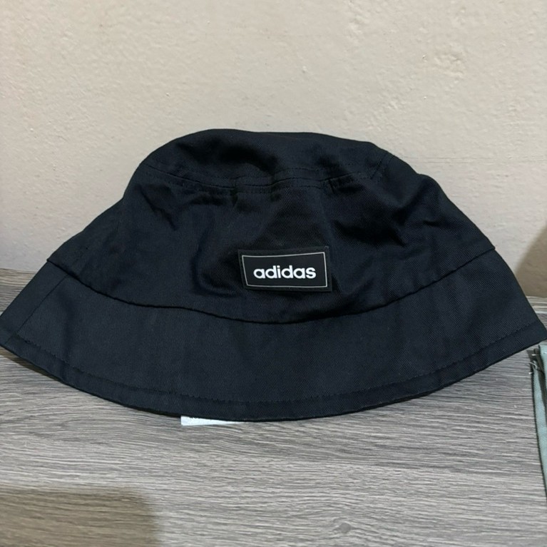 Bucket Hat Topi Adidas (Preloved)