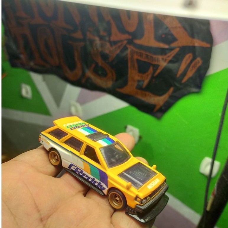 hotwheels Nissan maxima