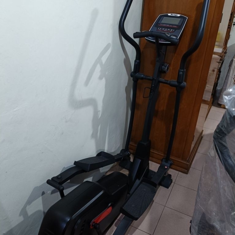 PRELOVED BERWYN ELLIPTICAL TRAINER / CROSS TRAINER