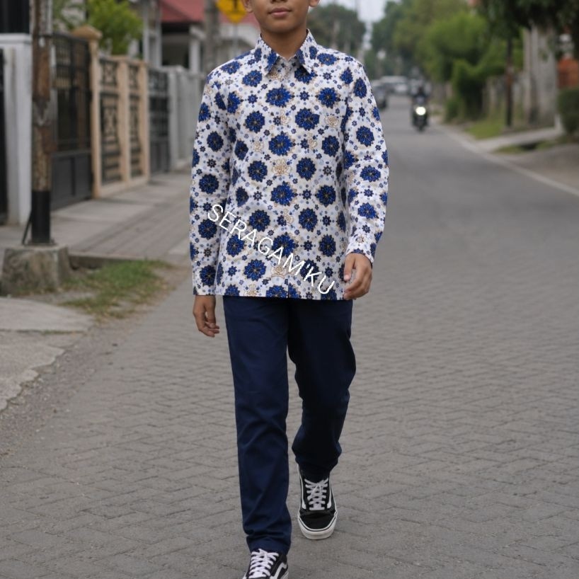 BATIK SEKOLAH SMP/BATIK SMP NEGERI/BATIK SMP NASIONAL/MOTIF KEJORA BIRU