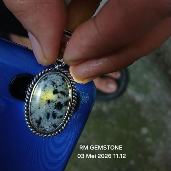 BATU AKIK LIONTIN BADAR BESI