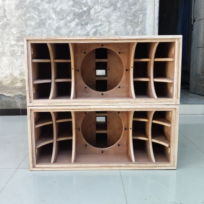 BOX NMAX 18INCH