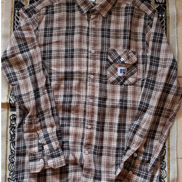 Kemeja flanel Russ