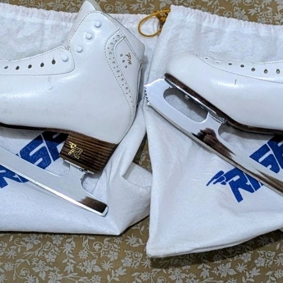 Sepatu Ice Skating Risport RF3 Pro with MK Professional Blades
