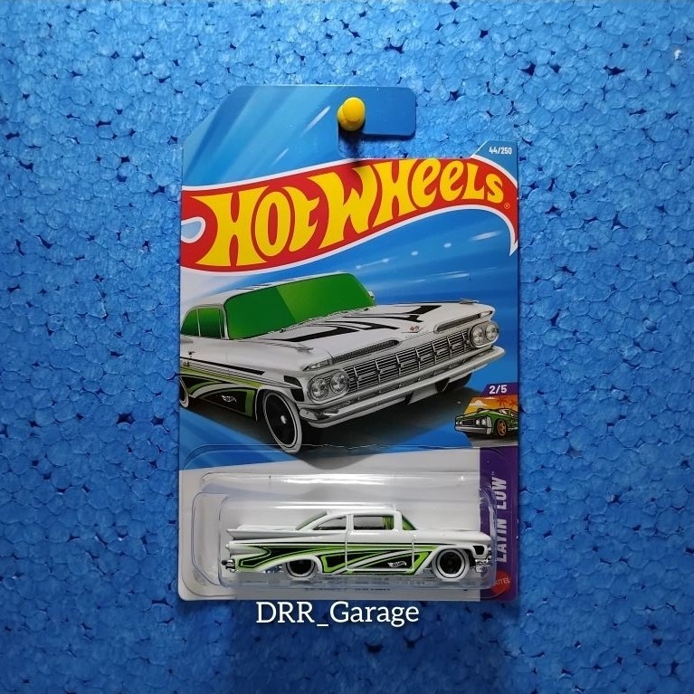 Hot Wheels '59 Chevy Impala (White/Green)
