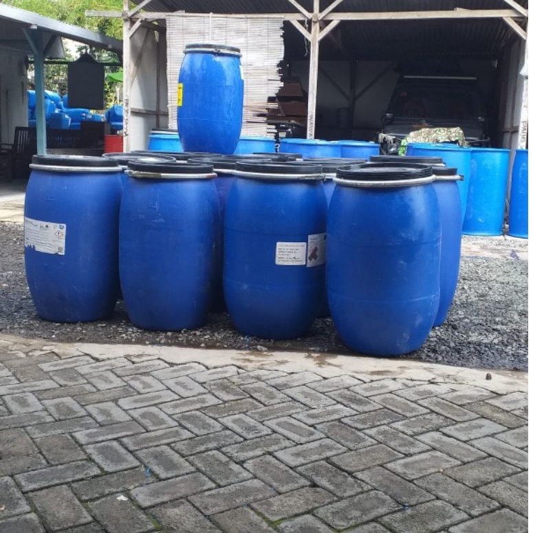 Gentong tandon air/drum wadah air ukuran 120L 150L 200L bekas layak pakai