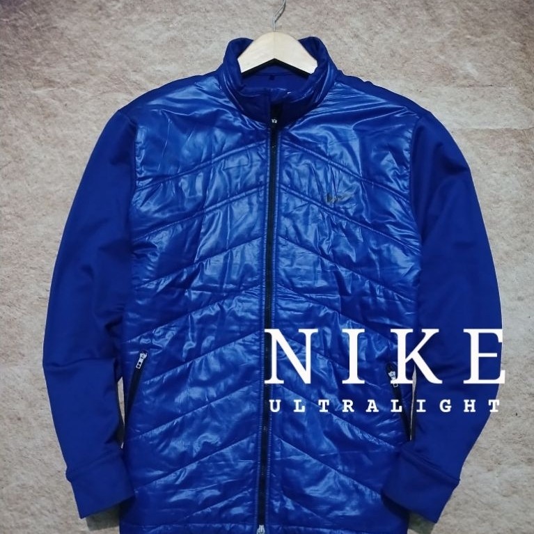 Jaket ultralight NIKE keren empuk lembut bekas pakai