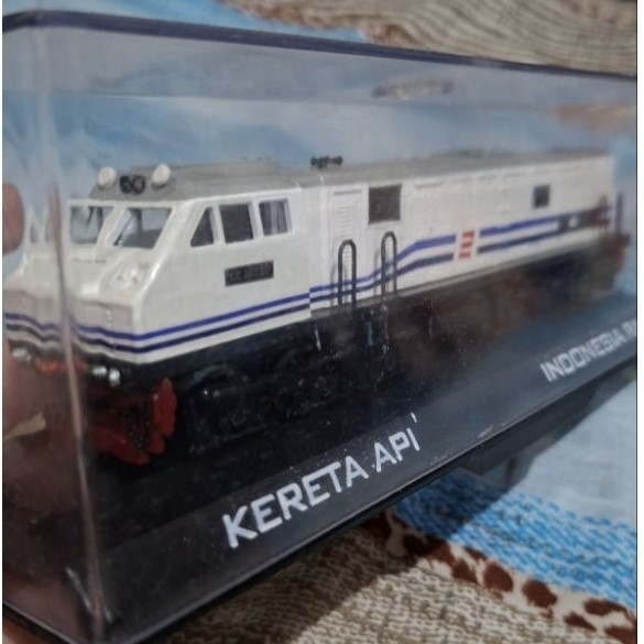 [Second]Miniatur Agung Craft CC203 20 logo Z, minusnya di foto 2