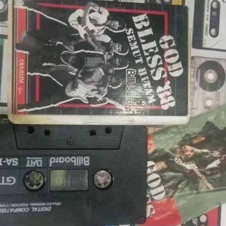 kaset pita godbless semut hitam