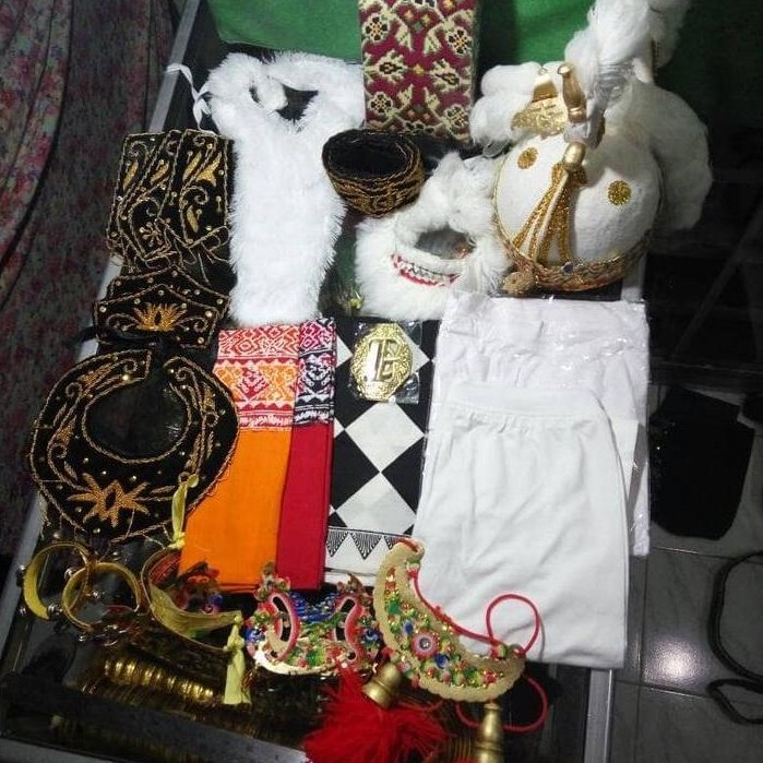 KOSTUM ANOMAN