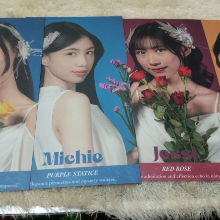 POTONGAN KALENDER JKT48 FLOWERFUL 2024/1 KERTAS ADA DUA FOTO/MEMBER MICHIE & ELIN, JESSI & CHIKA, AL