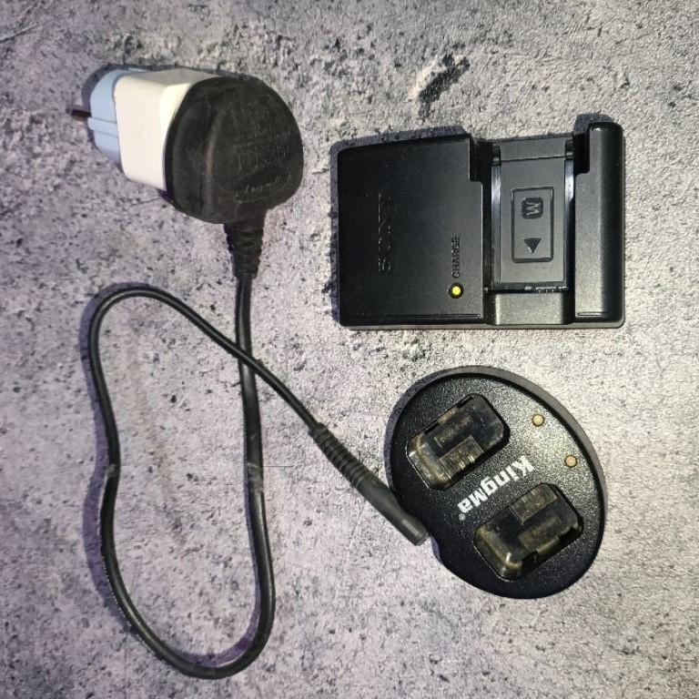 charger sony np fw50
