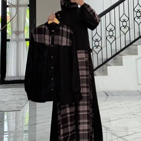 (READY) GAMIS ANJANISTORE SET HIJAB HITAM MOTIF KOTAK