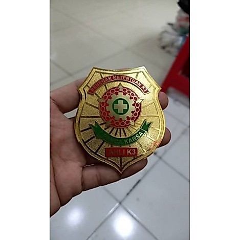 Lencana Ahli K3 besar