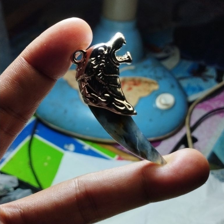 bandulan kalung/liontin batu akik blue opal model taring motip kepala singa