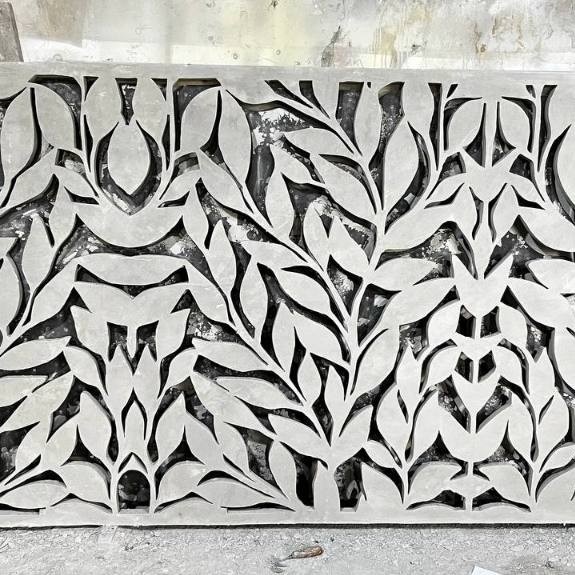 Panel GRC Krawangan Dinding Rumah – Ukiran Presisi & Modern