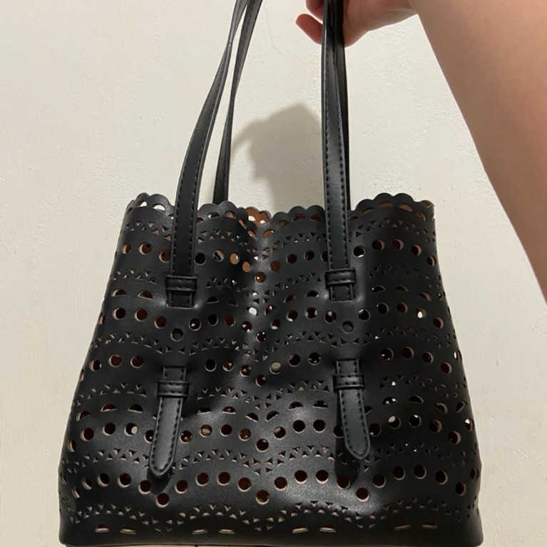 Alaia Mina Bag Black