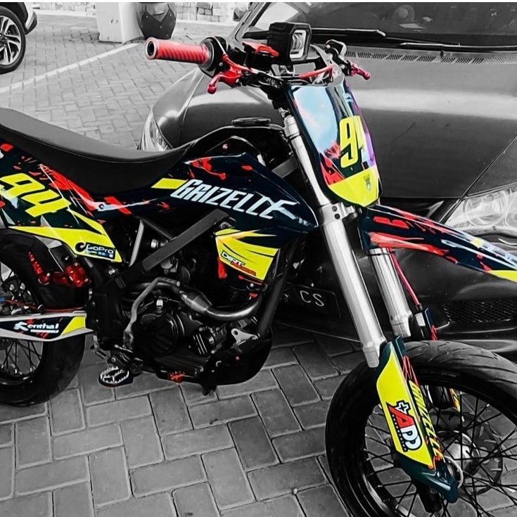 Dekal Sticker Decal Motor Kawasaki KLX BF Motif Grafis Abstrak Hitam Merah Stabilo