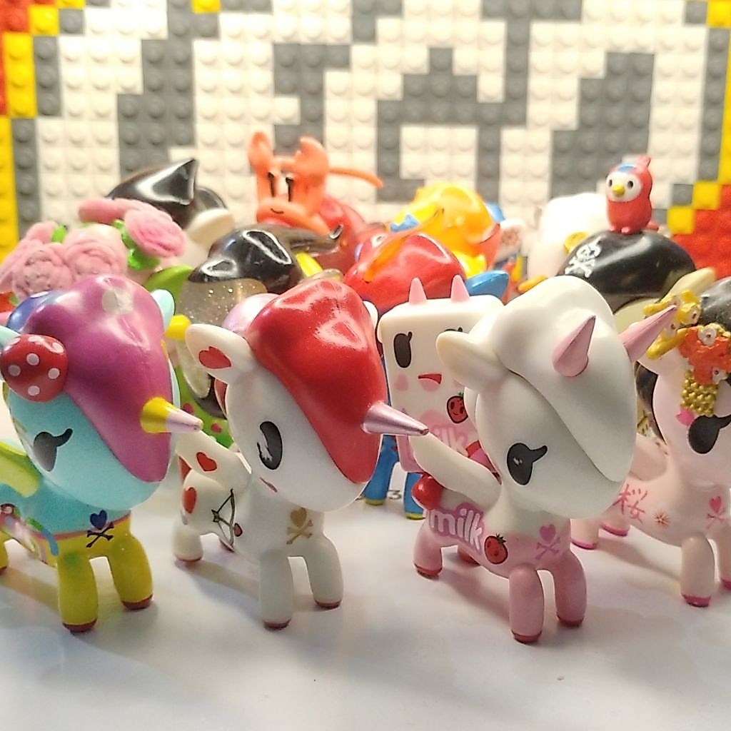 Figure unicorno LLC second