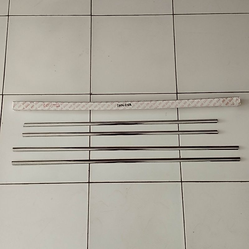 Lis Kaca Samping Toyota Innova