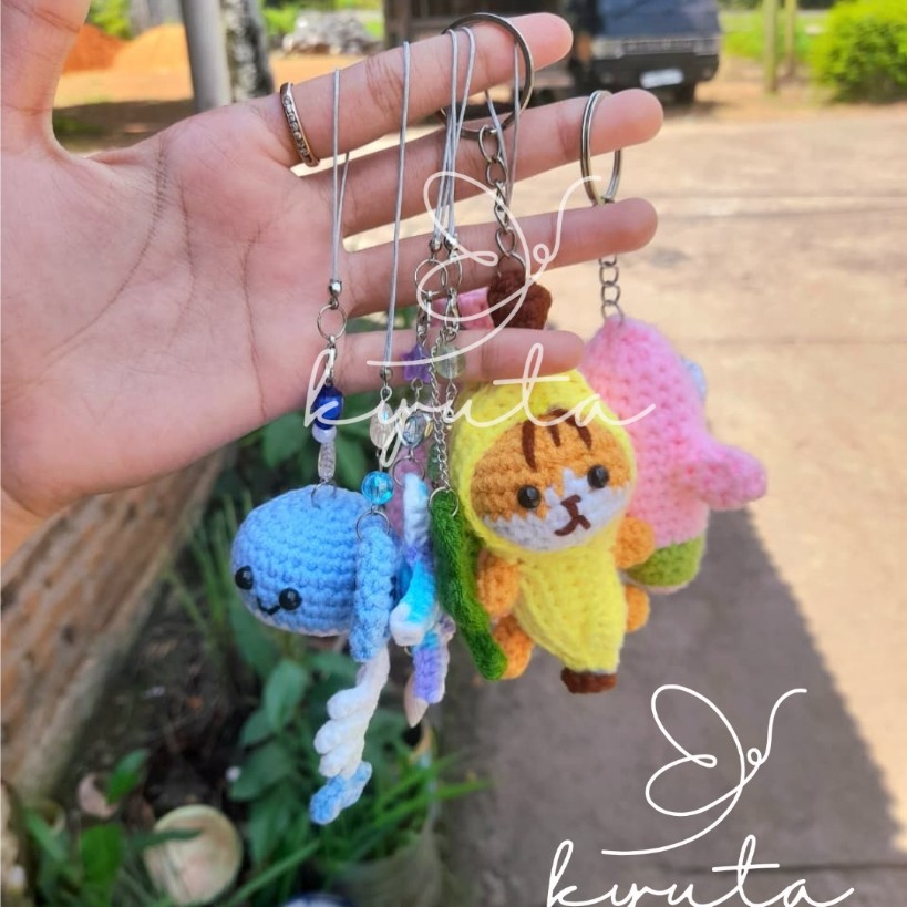 Banana Cat Keychain by Kyuta Handcraft | Handmade Crochet Keychain
