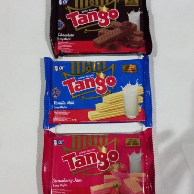 Wafer Tango 47 Gram Rasa Coklat & Strawberry perpack