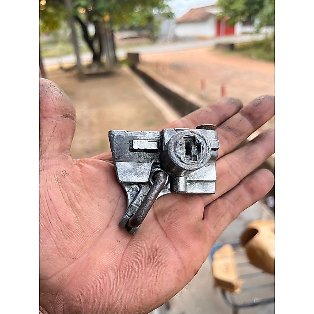 kunci jok jog Yamaha rs125 rs100 dt100 dt100b ori bekas bahan