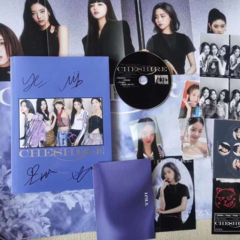 ITZY itzy Cheshire Autographed Signed Album K-POP Limited ver Collection 2022