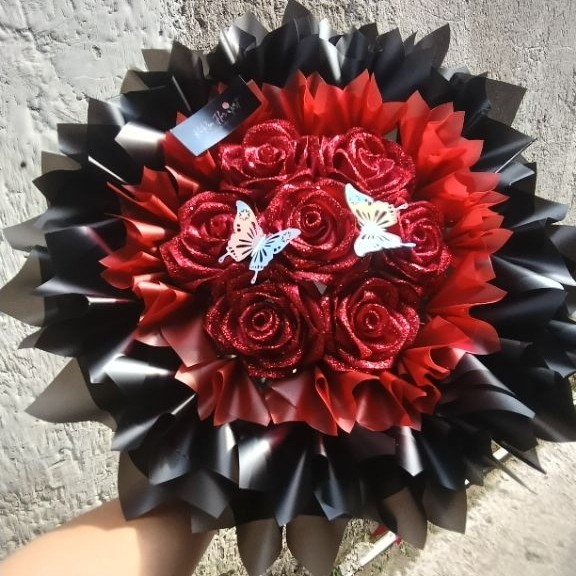 BUKET BUNGA SATIN MERAH HITAM