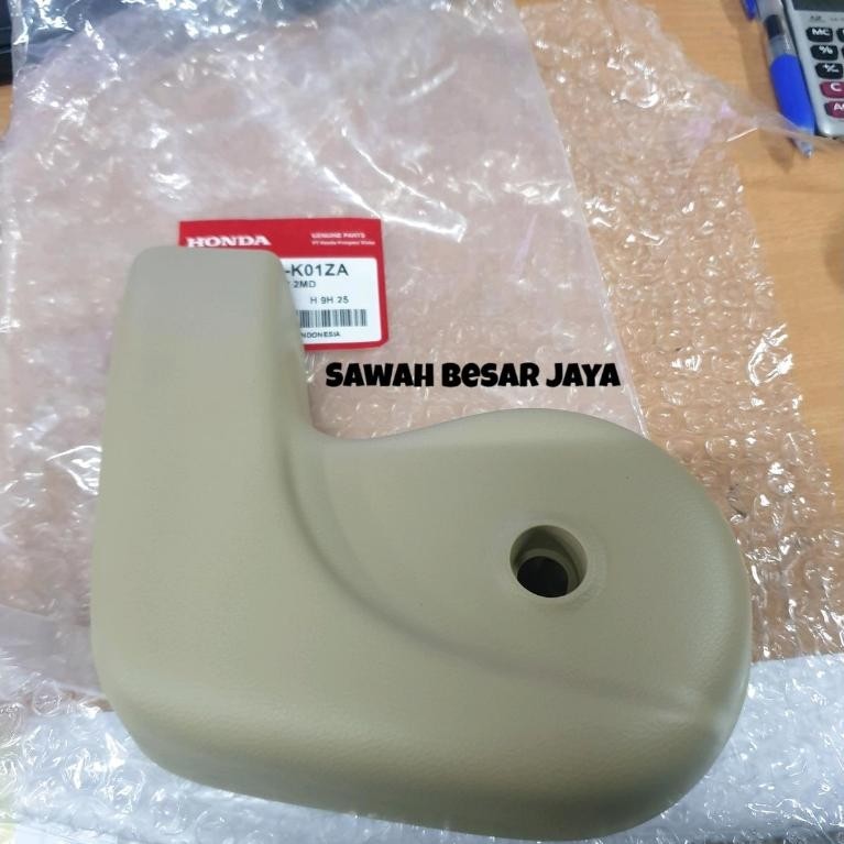 Plastik Cover Tutup Reclining Handle Handel Kursi Bangku Jok Baris Tengah Kedua Honda Mobilio BRV 20
