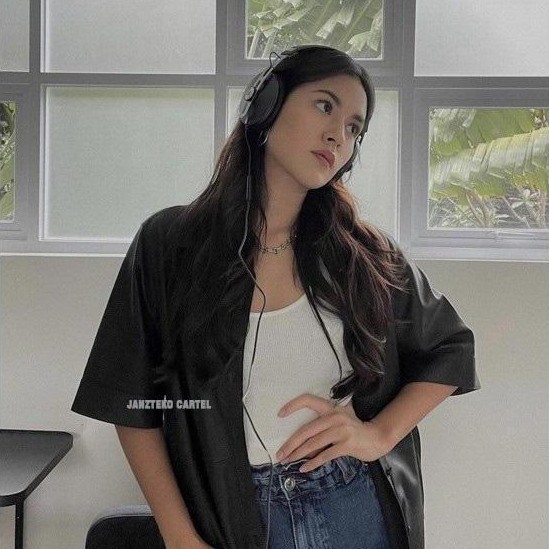 JUAL JNK x RAISA - Kemeja Blazer Kulit Sintetis Wanita Lengan Pendek Faux Synthetic Leather Oversize