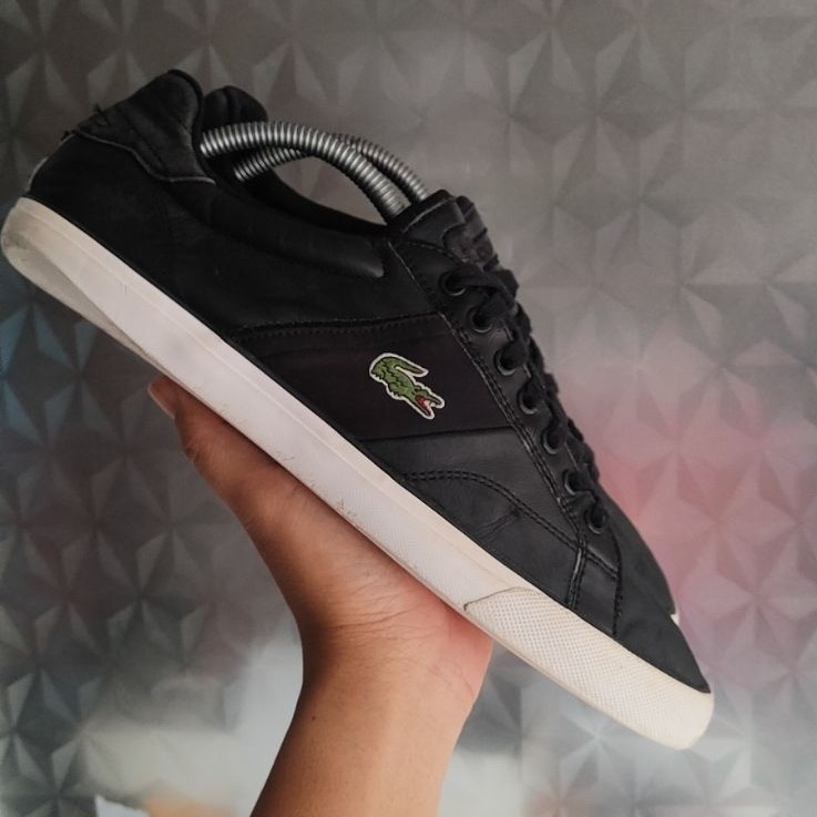 sepatu Lacoste SZ 42 second bekas preloved