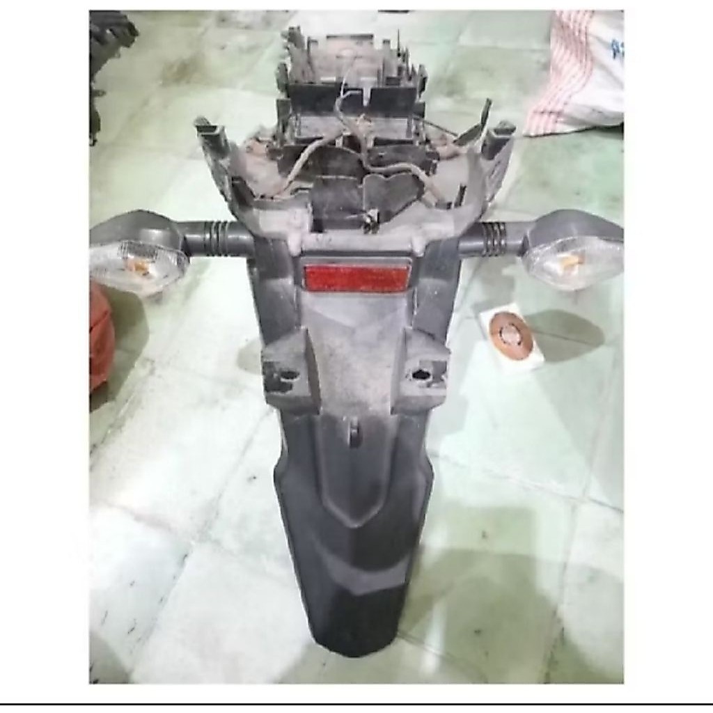 Slebor/Spakbor belakang + sein Honda cb 150r old second original copotan(Ready sesuai foto)