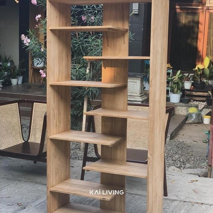 rak buku minimalis kayu jati finishing partisi minimalis murah dekorasi ruang interior custom murah 