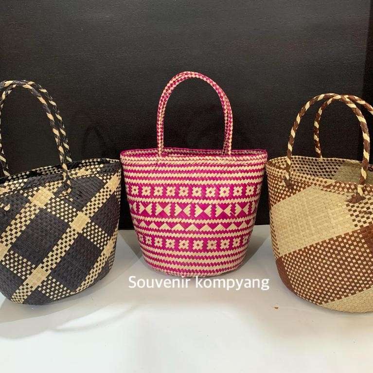 TAS ANYAMAN LONTAR BALI