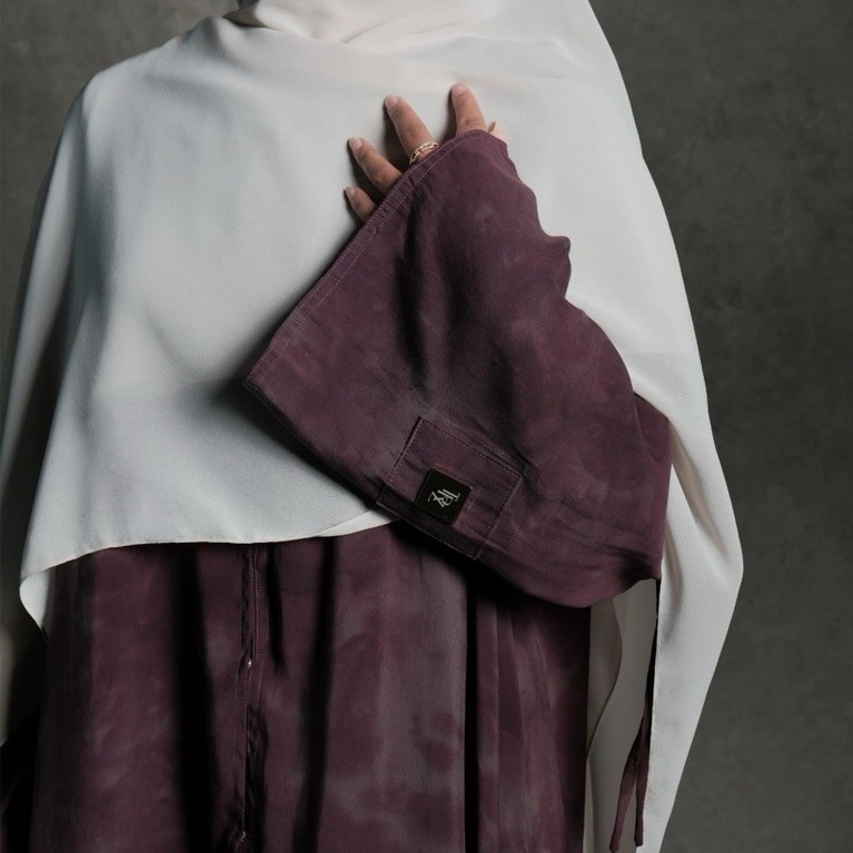 TRZ - Nawrah Abaya - Ruby - Size L - PRELOVED 