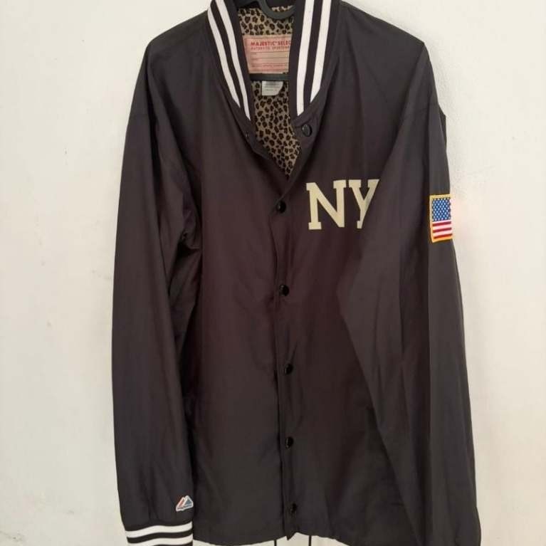 Majestic MLB Varsity Jacket / Coach Jacket - Size XL