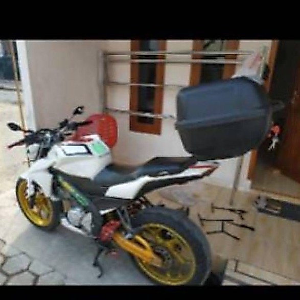 BONUS PLAT W Paketan BOX GIVI E 43 E43 NTL DAN BREKET VIXION BYSON SCORPIO CB 150 VERZA TIGER MEGAPR