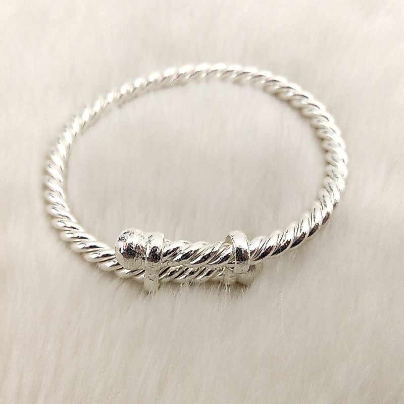 Gelang lilit lapis perak