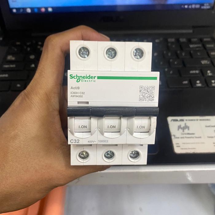 MCB IC60H 3P 32A 1000kA SCHNEIDER