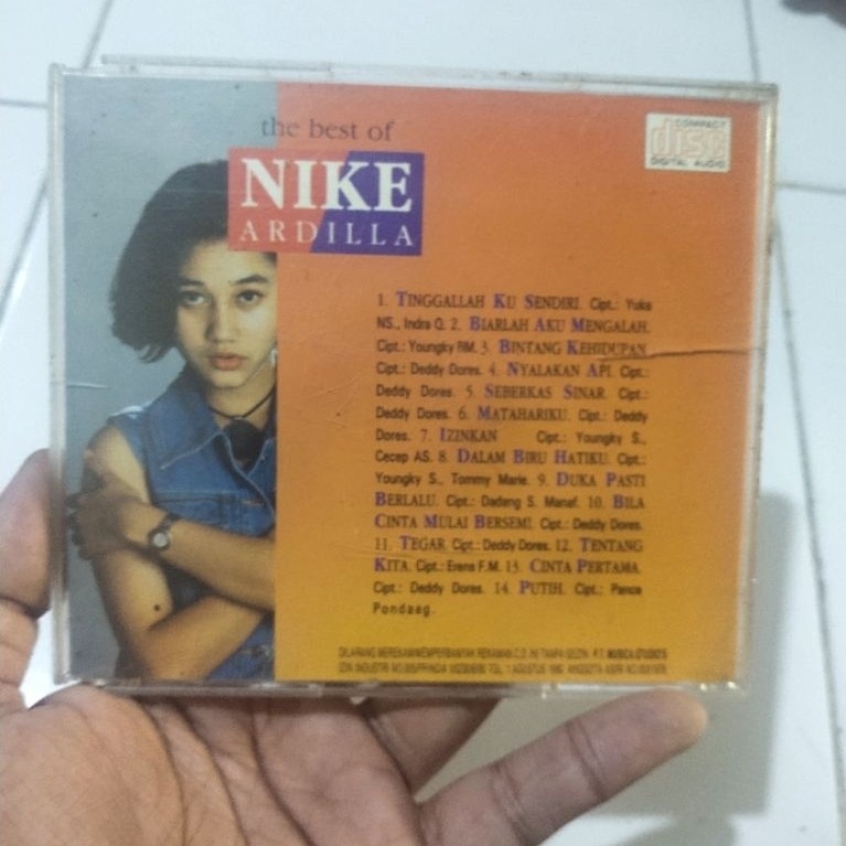 COVER BELAKANG CD NIKE ARDILLA ORIGINAL