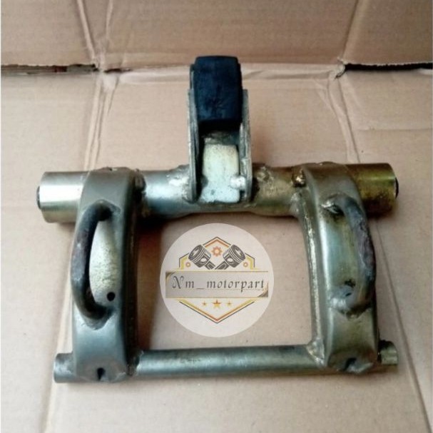 Mounting lengan ayun bekas motor Vario 110 karburator techno, kondisi normal siap pakai