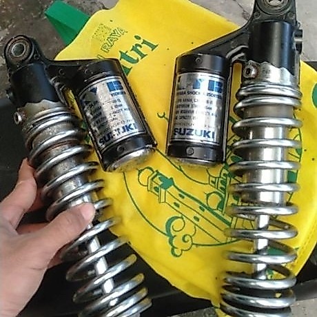 Shock KYB GSX400
