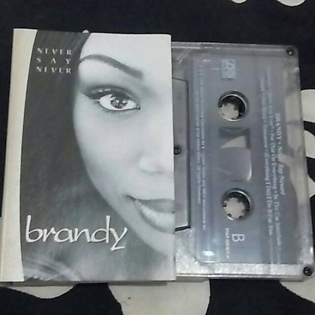 Kaset Pita Brandy - never say never - R&B Beyonce Mariah Carey Whitney Houston