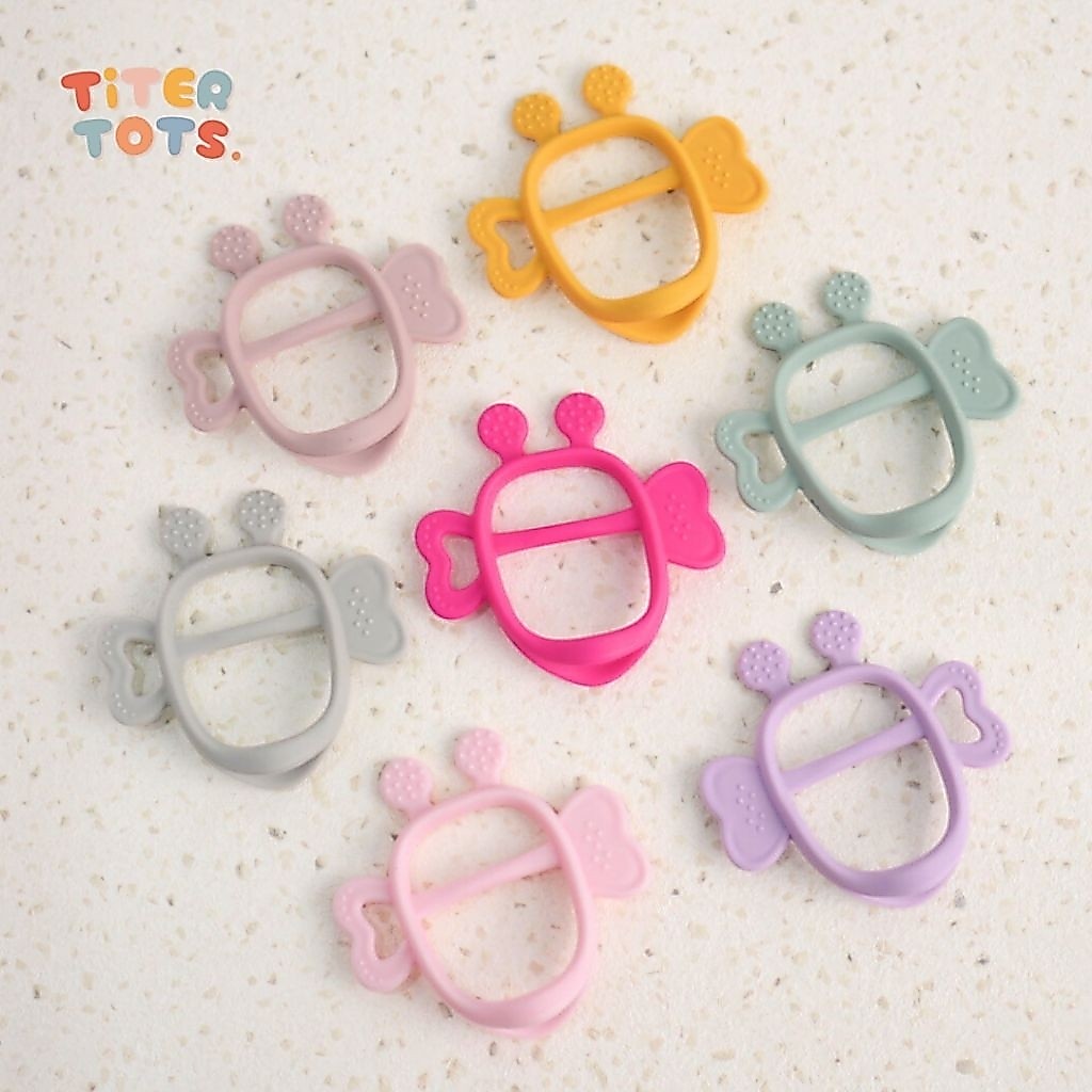 TITERTOTS - Silicone Bee Teether Baby With Case | Mainan Gigitan Bayi Motif Lebah Termasuk Tempat Pl