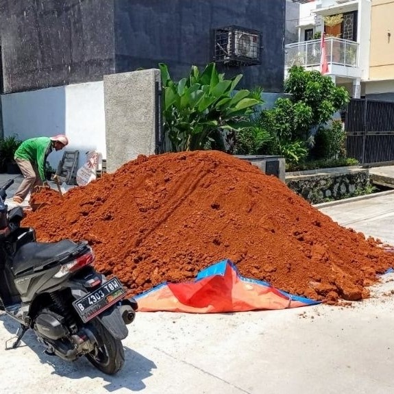 Jasa urugan tanah merah