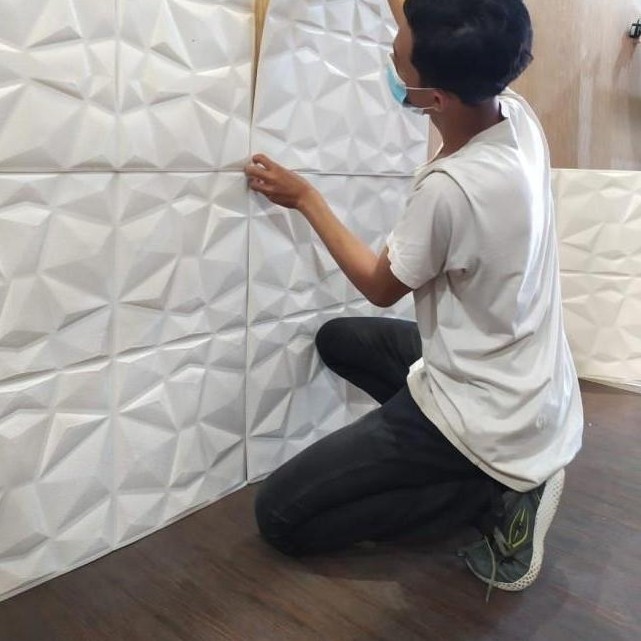 "New" wallpaper foam sticker wall panel diamond 3D 70x70 cm tebal 7.5 mm
