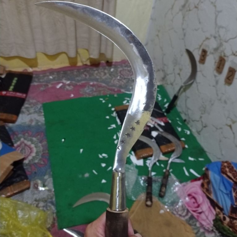 sabit/arit rumput bahan baja per